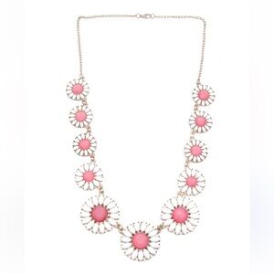 Chic Pink and White Daisy Necklace
